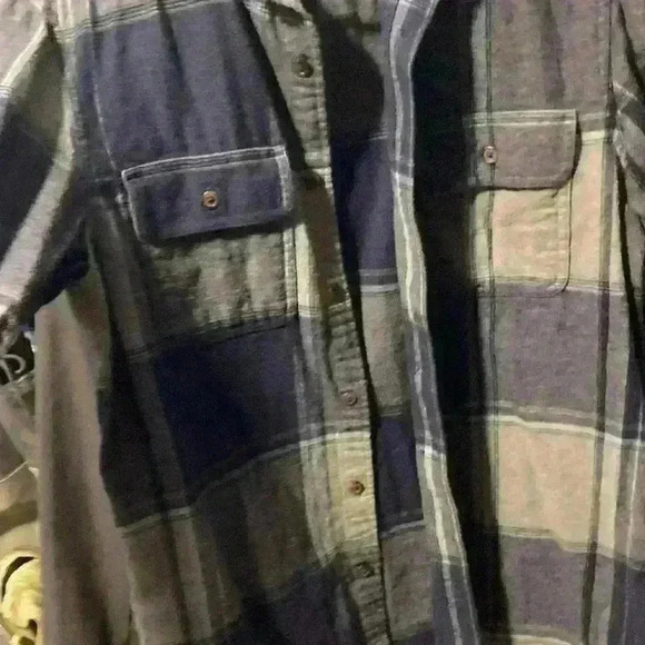 Old Navy men’s small flannel shirt - Picture 3 of 3